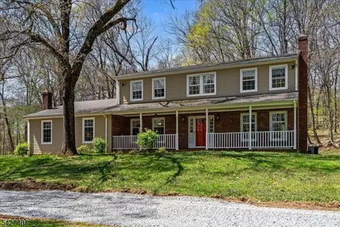 6 Fleming Ct, Long Valley, NJ 07853