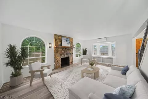 433 Louisa Ave, Wyckoff, NJ 07481