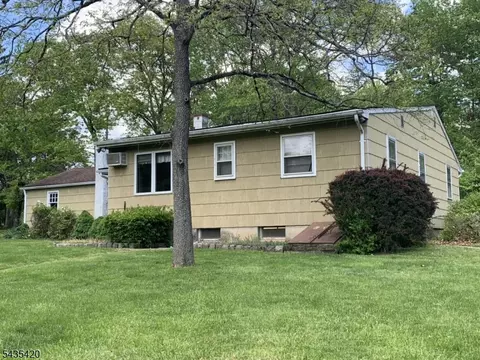 619 Foothill Rd, Bridgewater, NJ 08807
