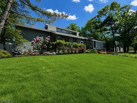 154 Brentwood Dr, South Orange Village, NJ 07079