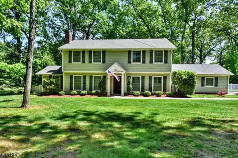 523 Ewing Ave, Franklin Lakes, NJ 07417