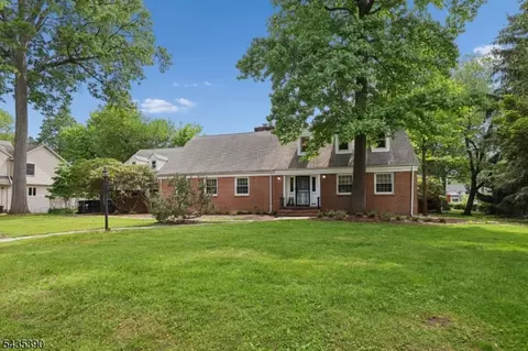 1271 Alicia Ave, Teaneck, NJ 07666