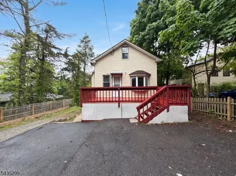 20 Alpine Rd, Towaco, NJ 07082