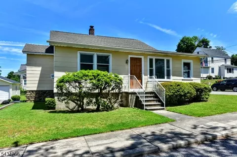 52 Central Ave, Butler, NJ 07405