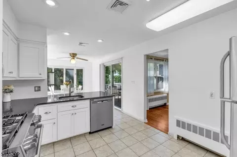 31 Monhegan Ave, Wayne, NJ 07470 photo 18