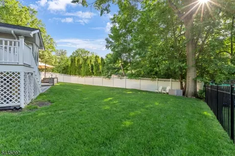 Exterior - 31 Monhegan Ave, Wayne, NJ 07470 photo 8 of 9