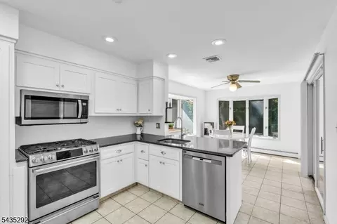 31 Monhegan Ave, Wayne, NJ 07470 photo 17