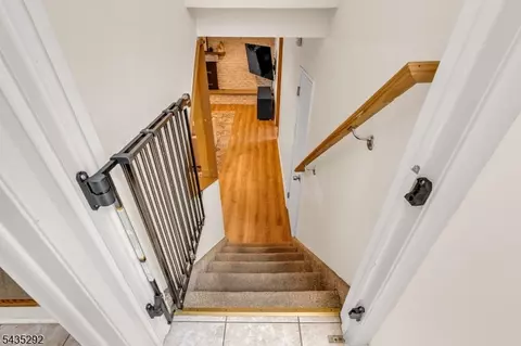 Entry Way - 31 Monhegan Ave, Wayne, NJ 07470 photo 3 of 3
