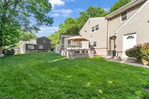 31 Monhegan Ave, Wayne, NJ 07470 photo 9