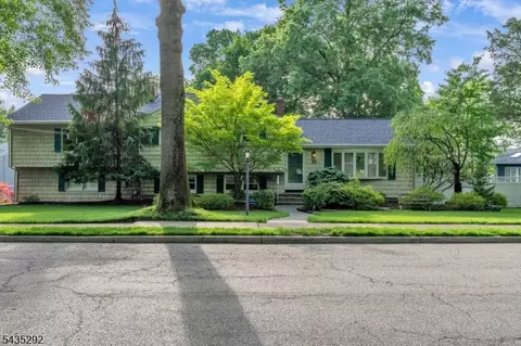 31 Monhegan Ave, Wayne, NJ 07470 photo 3