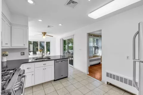 Kitchen - 31 Monhegan Ave, Wayne, NJ 07470 photo 3 of 3