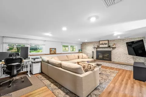 31 Monhegan Ave, Wayne, NJ 07470 photo 32