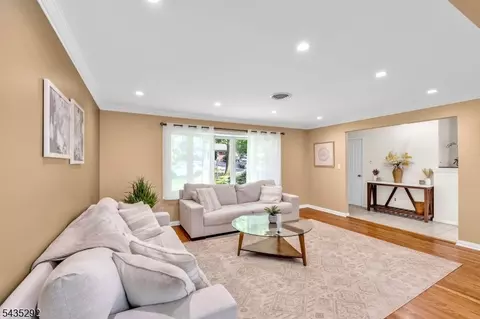 31 Monhegan Ave, Wayne, NJ 07470 photo 20
