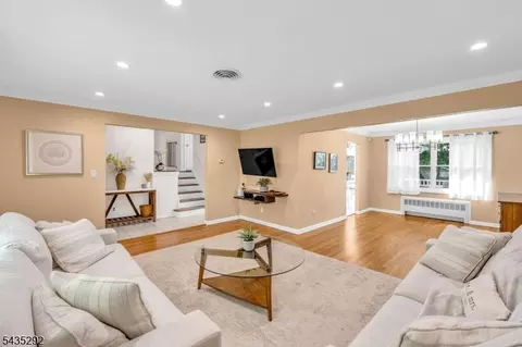31 Monhegan Ave, Wayne, NJ 07470 photo 19