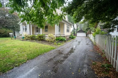 128 W 8th St, Plainfield, NJ 07060 photo 3