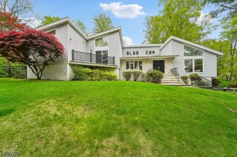 8 Union Hill Rd, Denville, NJ 07834