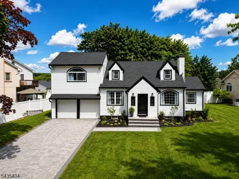 27 Grandview Dr, Wayne, NJ 07470