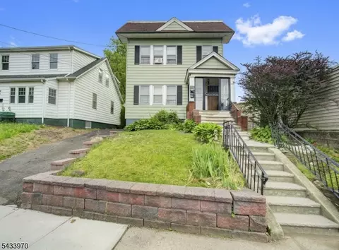 790 Valley St, Vauxhall, NJ 07088