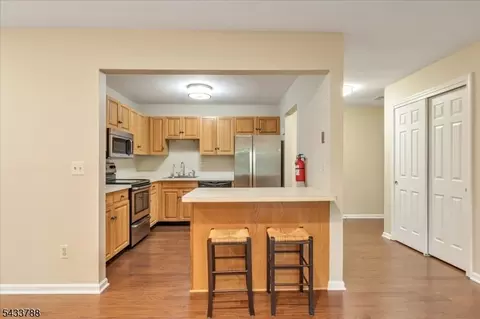 347 Potomac Dr, Basking Ridge, NJ 07920 photo 4