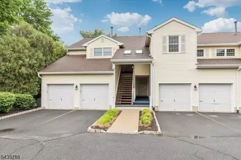 347 Potomac Dr, Basking Ridge, NJ 07920