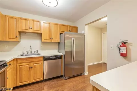 347 Potomac Dr, Basking Ridge, NJ 07920 photo 3