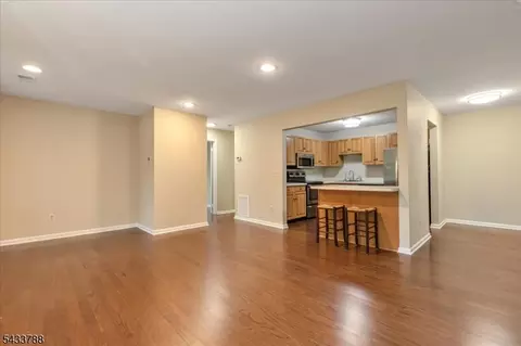 347 Potomac Dr, Basking Ridge, NJ 07920 photo 7
