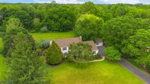28 Kingswood Ct, Montgomery, NJ 08502