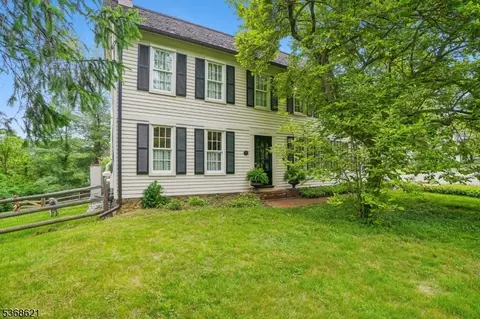 32 Potterstown Rd, Lebanon, NJ 08833