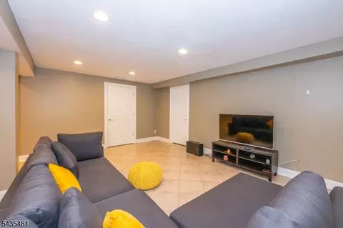 12 Rene Ct, Wayne, NJ 07470 photo 22