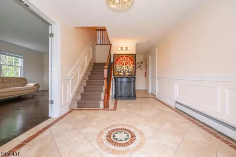 12 Rene Ct, Wayne, NJ 07470 photo 2