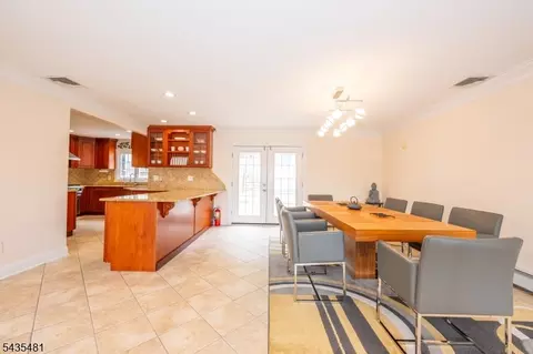 12 Rene Ct, Wayne, NJ 07470 photo 4