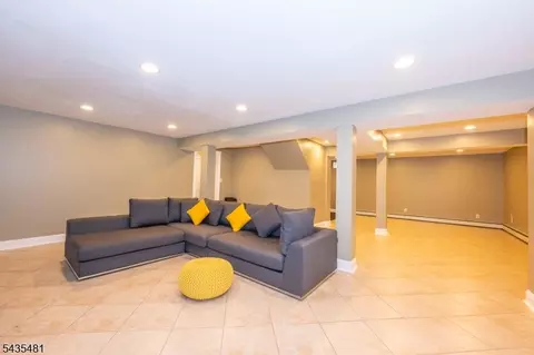 12 Rene Ct, Wayne, NJ 07470 photo 23