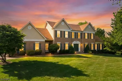 12 Montfort Dr, Belle Mead, NJ 08502