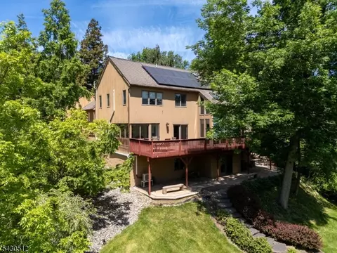 33 Murray Dr, Hillsborough, NJ 08844