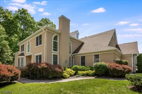 16 Wyckoff Way, Chester, NJ 07930