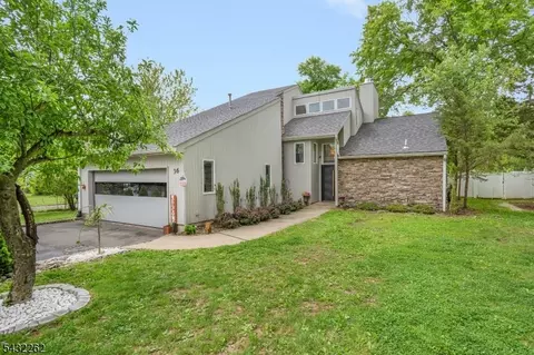 36 Gates Rd, Somerset, NJ 08873