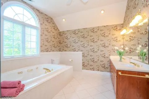 Bath - 44 Titus Rd, Skillman, NJ 08558 photo 4 of 6