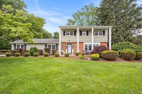 2 Ellam Dr, Randolph, NJ 07869
