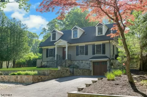 4 Farview Ave, Randolph, NJ 07869