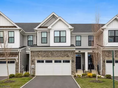 26 Wisteria Ct, Monroe Township, NJ 08831