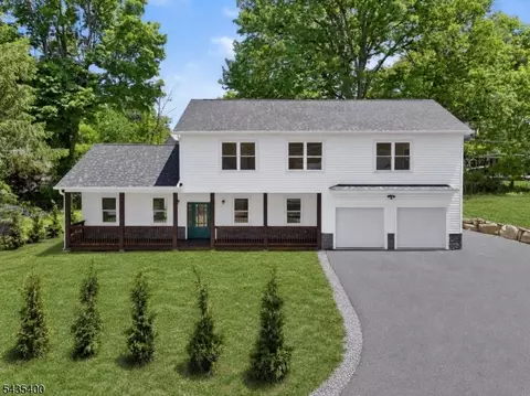 35 Stanhope Rd, Sparta, NJ 07871