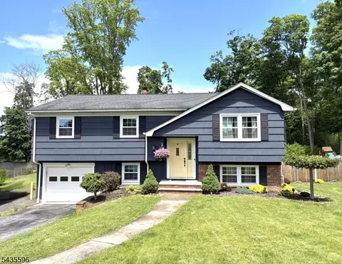 9 Partridge Ln, Sparta, NJ 07871