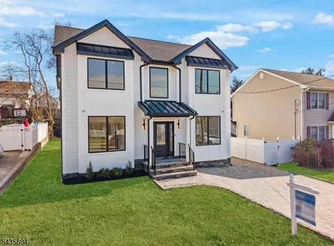 110 Platt Ave, Saddle Brook, NJ 07663