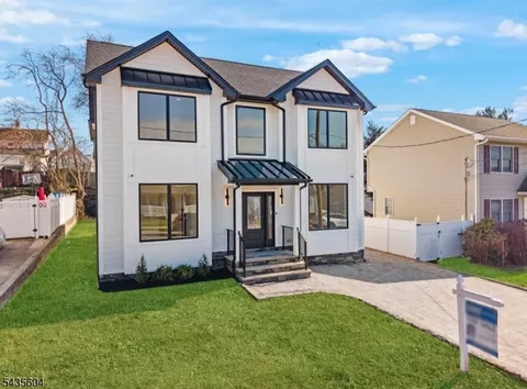 110 Platt Ave, Saddle Brook, NJ 07663