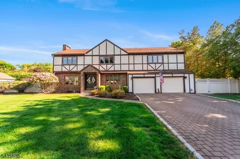 6 Jay St, Old Tappan, NJ 07675