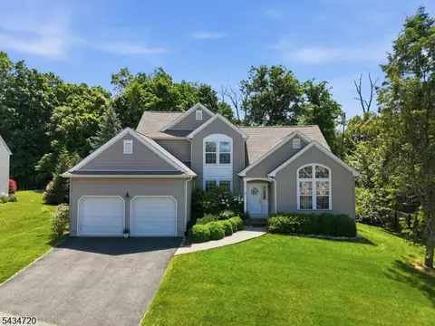 66 Canada Goose Dr, Hackettstown, NJ 07840