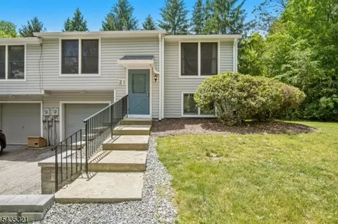 21 Quail Ct, Hamburg, NJ 07419