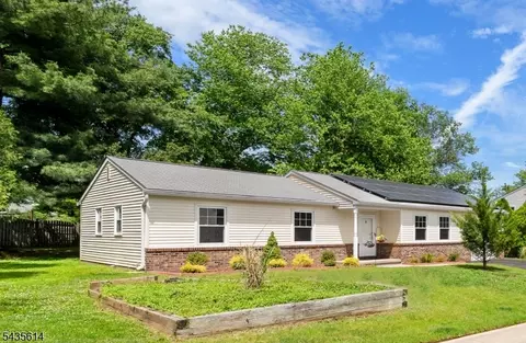 4 Dorothea Ter, Lawrence Township, NJ 08648