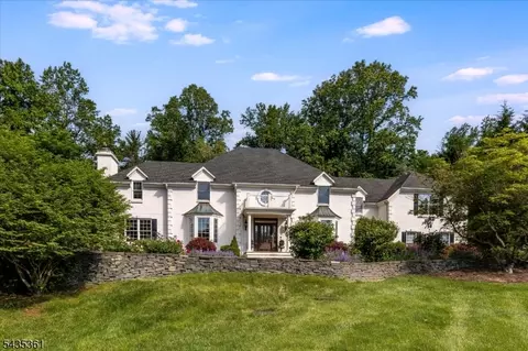 1 Chilton Rd, Chester Twp, NJ 07930