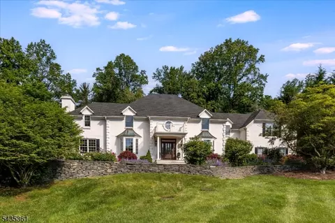 1 Chilton Rd, Chester Twp, NJ 07930